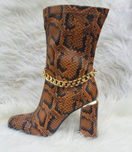 Load image into Gallery viewer, Tamed Snakeskin Boots