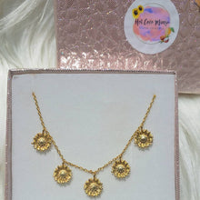 Load image into Gallery viewer, Shining Sunflowers Necklace